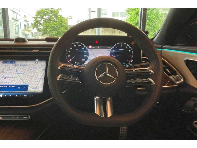 Ｅクラス Ｅ３００　エクスクルーシブ　パノラマＳＲ　デジタルインテリアＰＫＧ　ＡＭＧラインＰＫＧ　レザーエクスクルーシブＰＫＧ　セルフィ―＆ビデオカメラ　ブラウンオープンポアメープルウッド（45枚目）