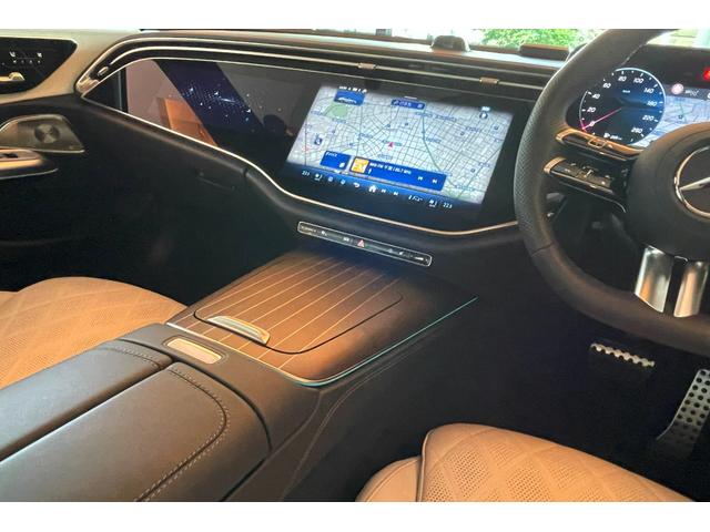 Ｅクラス Ｅ３００　エクスクルーシブ　パノラマＳＲ　デジタルインテリアＰＫＧ　ＡＭＧラインＰＫＧ　レザーエクスクルーシブＰＫＧ　セルフィ―＆ビデオカメラ　ブラウンオープンポアメープルウッド（62枚目）