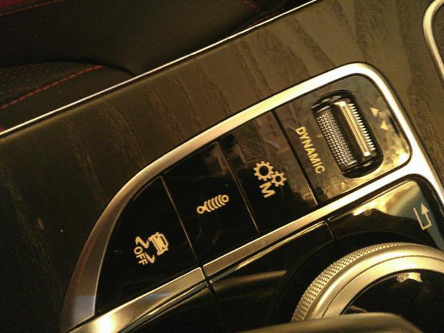Cクラス C63 S エクスクルーシブP&RSP ディストロニックプラス パノラマSR ヘッドアップディスプレイ HDDナビTV ブルメスターサウンドスピーカー Bカメラ PTS LEDライト AMGエアロ&19AW(51枚目)