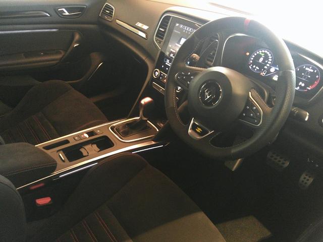 メガーヌ R.S.ウルティム シリアルナンバー FF RECARO製バケットシート EDC ACC BOSEサウンド AppleCarplay Rカメラ MEGANE R・S ULTIMEロゴ入 19インチAW(3枚目)