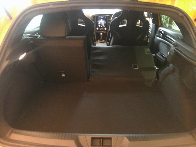 メガーヌ R.S.ウルティム シリアルナンバー FF RECARO製バケットシート EDC ACC BOSEサウンド AppleCarplay Rカメラ MEGANE R・S ULTIMEロゴ入 19インチAW(31枚目)