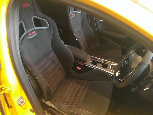 メガーヌ R.S.ウルティム シリアルナンバー FF RECARO製バケットシート EDC ACC BOSEサウンド AppleCarplay Rカメラ MEGANE R・S ULTIMEロゴ入 19インチAW(53枚目)
