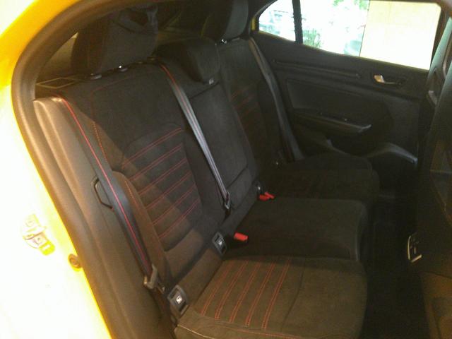 メガーヌ R.S.ウルティム シリアルナンバー FF RECARO製バケットシート EDC ACC BOSEサウンド AppleCarplay Rカメラ MEGANE R・S ULTIMEロゴ入 19インチAW(54枚目)