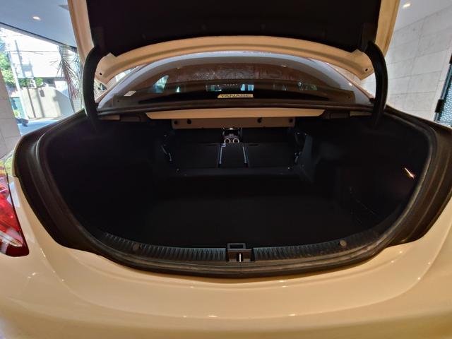 Ｃクラス Ｃ２００アバンギャルド　２０００ｃｃターボエンジン　ワンオーナー　７速ＡＴ　ＬＥＤライト　　Ａストップ　パワーシート　シートヒーター　パドルシフト　キーレスゴー　ナビ　Ｂカメラ　地デジ　ドラレコ　記録簿　弊社下取（13枚目）