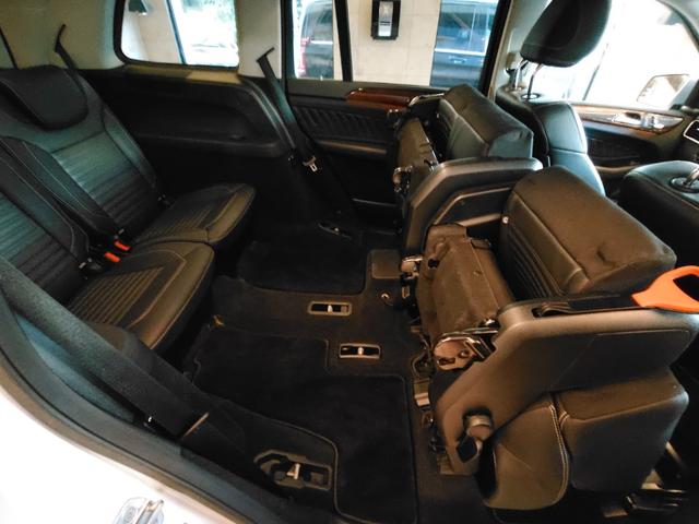 ＧＬＳ ＧＬＳ３５０ｄ　４マチックスポーツ　ディーゼル　ｈａｒｍａｎ／ｋａｒｄｏｎ　ダウンヒルスピードレギュレーション　ＡＩＲマティックサスペンション　パノラマサンルーフ　ＡＣＣ　　　ＢＳＭ　　　パワートランク　２１インチＡＭＧホイール　ＥＴＣ（28枚目）