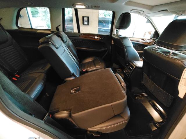 ＧＬＳ ＧＬＳ３５０ｄ　４マチックスポーツ　ディーゼル　ｈａｒｍａｎ／ｋａｒｄｏｎ　ダウンヒルスピードレギュレーション　ＡＩＲマティックサスペンション　パノラマサンルーフ　ＡＣＣ　　　ＢＳＭ　　　パワートランク　２１インチＡＭＧホイール　ＥＴＣ（52枚目）