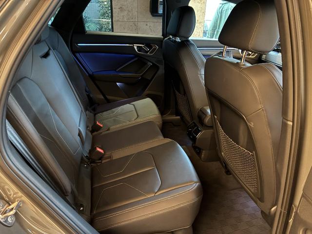 Ｑ３スポーツバック ３５ＴＦＳＩ　Ｓライン　パーシャルレザー　電動テールゲート　ＴＶチューナー　マルチカラーアンビエントライト　ＡＣＣ　レーンアシスト　カープレイ　ＬＥＤヘッドライト　パワーシート禁煙車　１オーナー　（クロノスグレーメタリック）（29枚目）