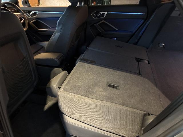 Ｑ３スポーツバック ３５ＴＦＳＩ　Ｓライン　パーシャルレザー　電動テールゲート　ＴＶチューナー　マルチカラーアンビエントライト　ＡＣＣ　レーンアシスト　カープレイ　ＬＥＤヘッドライト　パワーシート禁煙車　１オーナー　（クロノスグレーメタリック）（37枚目）