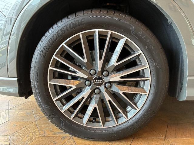 Ｑ３スポーツバック ３５ＴＦＳＩ　Ｓライン　パーシャルレザー　電動テールゲート　ＴＶチューナー　マルチカラーアンビエントライト　ＡＣＣ　レーンアシスト　カープレイ　ＬＥＤヘッドライト　パワーシート禁煙車　１オーナー　（クロノスグレーメタリック）（42枚目）