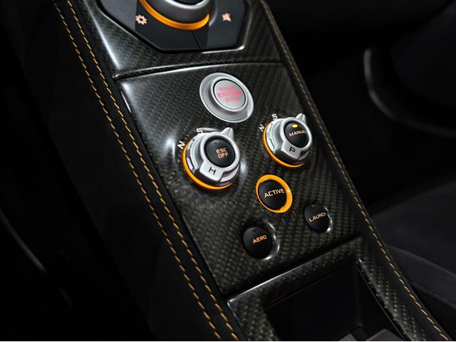 ６７５ＬＴスパイダー 　ＭＳＯ　Ｃａｒｂｏｎ　Ｓｅｒｉｅｓ　ＯＰシルパネルワイパーシステムカバーミラーアームレーシングシート　１０Ｓｐｏｋｅ　Ｓｕｐｅｒ　Ｌｉｇｈｔｗｅｉｇｈｔホイール　ＭＴＴ　Ｆリフターボディプロテクション（33枚目）