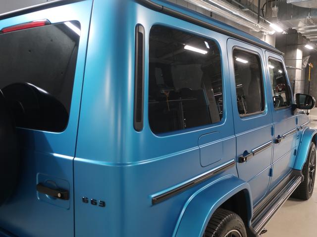 Gクラス G63 AMGレザーエクスクルーシブパッケージ カーボンステアリングインテリアナイトpkg・22inc鍛造AW・カーボンタイヤカバー・プラチナホワイトレザーカーボンインテリア・MANUFAKTURプログラムプラス&インテリアプラスPKG・OP653(17枚目)