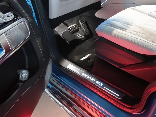 Gクラス G63 AMGレザーエクスクルーシブパッケージ カーボンステアリングインテリアナイトpkg・22inc鍛造AW・カーボンタイヤカバー・プラチナホワイトレザーカーボンインテリア・MANUFAKTURプログラムプラス&インテリアプラスPKG・OP653(33枚目)