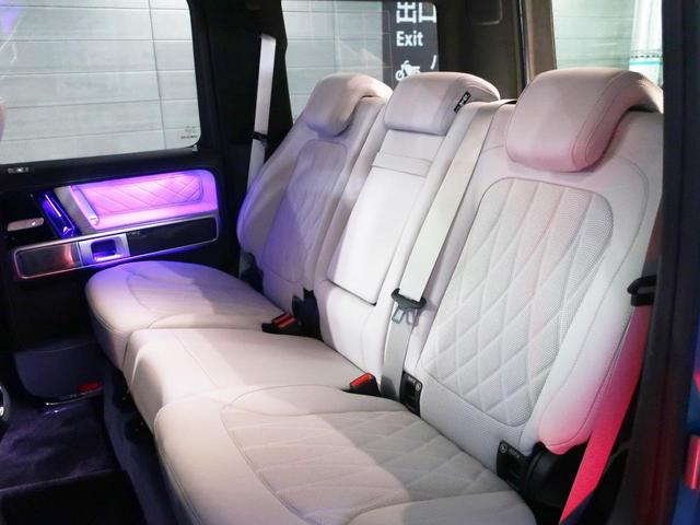 Gクラス G63 AMGレザーエクスクルーシブパッケージ カーボンステアリングインテリアナイトpkg・22inc鍛造AW・カーボンタイヤカバー・プラチナホワイトレザーカーボンインテリア・MANUFAKTURプログラムプラス&インテリアプラスPKG・OP653(60枚目)