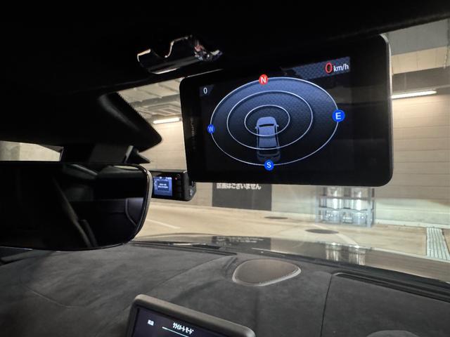 ヴァンテージ ベースグレード　サテンカーボンファイバー　エクステリアブラックパック　ディレクショナルグロスブラックホイール２０インチ１６段階シート　コンフォートパック（シートヒーター　センターコンソールクローズ）ボンネットブラック（72枚目）