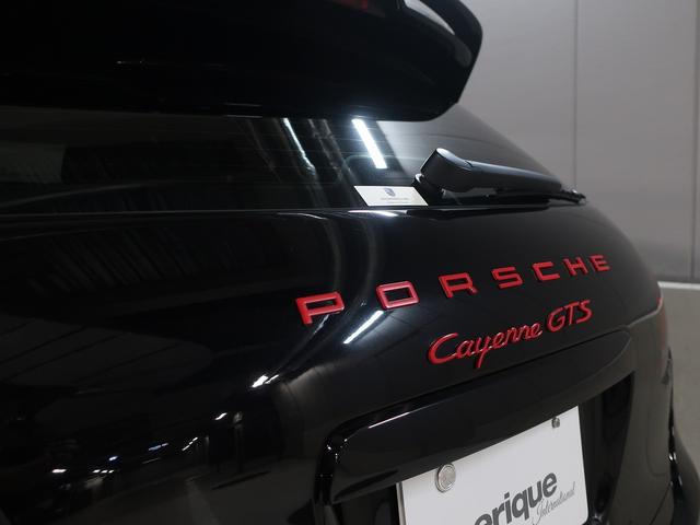 カイエン ＧＴＳ　１オーナーＧＴＳエクステリア　可変エクゾースト　ターボＩＩ鍛造２１ＡＷ＆レッドキャリパ　３スポークステア　４シートＨ　スポーツクロノ　Ｒパワーゲート　ＨＤＤナビＢｌｕｅｔｏｏｔｈオーデイオ　ＦＲカメラ（17枚目）