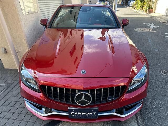 Ｃ６３　Ｓカブリオレ　Ｃ６３　Ｓカブリオレ（４名）　右ハンドル　後期モデル　黒赤レザー　ＬＥＤヘッドライト・純正ナビ＋カープレイ・バックカメラ・シートヒーター・エアスカーフ・アダプティブクルーズ・ヘッドアップディスプレイ(2枚目)