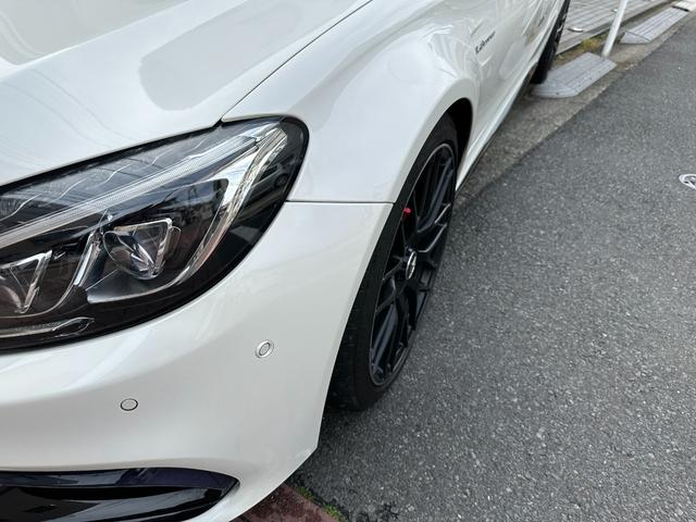 Ｃ６３　Ｓカブリオレ　Ｃ６３　Ｓカブリオレ（４名）赤幌・赤黒革・パナメリカーナグリルＬＥＤヘッドライト・純正ナビ・バックカメラ・．３メモリーパワーシート・シートヒーター・エアスカーフ・アダプティブクルーズ・１９インチＡＷ(44枚目)