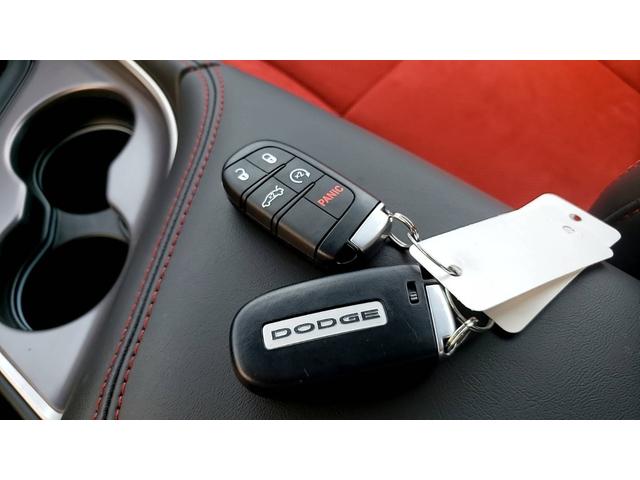 ダッジ・チャレンジャー Ｒ／Ｔ　Ｒ／Ｔスキャットパック　シェイカー　新車並行　１オーナー　プラスパッケージ　ドライバーコンビニエンスＧＰ．ハーマンカードンオーディオ　ＲＥＤキャリパー（23枚目）