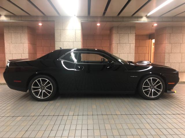 ダッジ・チャレンジャー Ｒ／Ｔ　Ｒ／Ｔスキャットパック　シェイカー　新車並行　１オーナー　プラスパッケージ　ドライバーコンビニエンスＧＰ．ハーマンカードンオーディオ　ＲＥＤキャリパー（25枚目）
