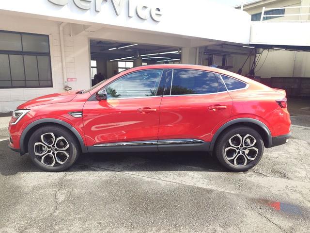 アルカナ アントラクト E-テックフルハイブリッド ETC 全周囲カメラ クリアランスソナー オートクルーズコントロール レーンアシスト パワーシート 衝突被害軽減システム LEDヘッドランプ アルミホイール スマートキー アイドリングストップ(5枚目)