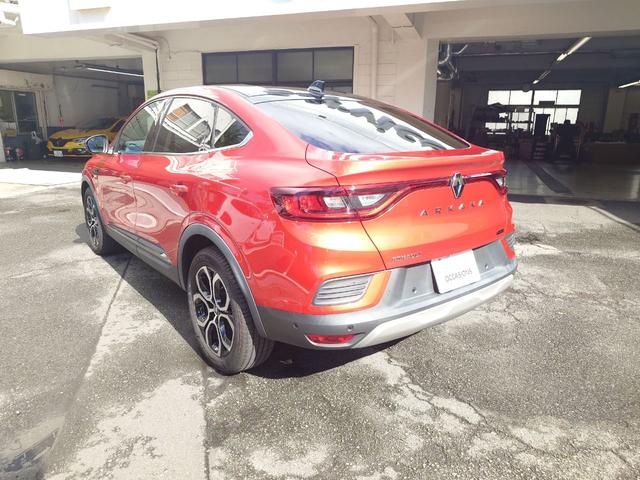 アルカナ アントラクト E-テックフルハイブリッド ETC 全周囲カメラ クリアランスソナー オートクルーズコントロール レーンアシスト パワーシート 衝突被害軽減システム LEDヘッドランプ アルミホイール スマートキー アイドリングストップ(6枚目)