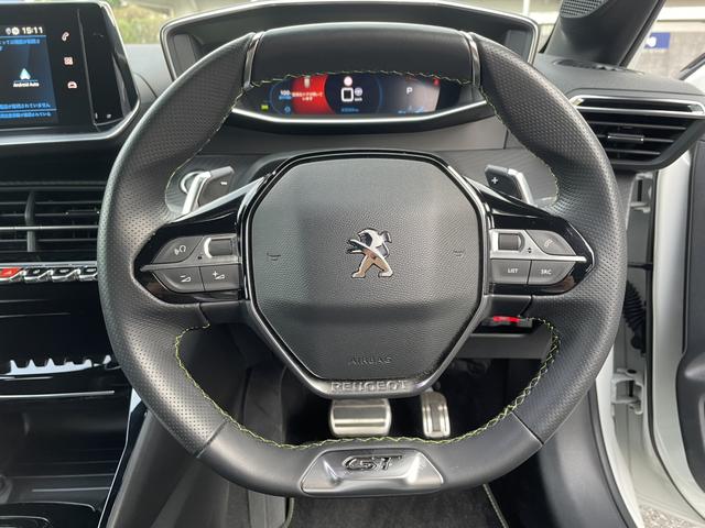 自ら操るハンドル！ドライバーの生命線です。お客様の目で実際にご確認ください。