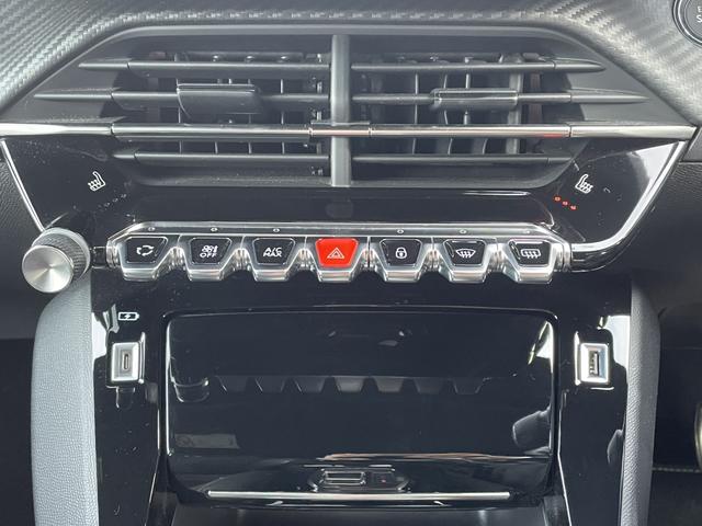 手の届きやすいところで簡単操作ができる空調付き！オールシーズンお好みの温度調節ができます。