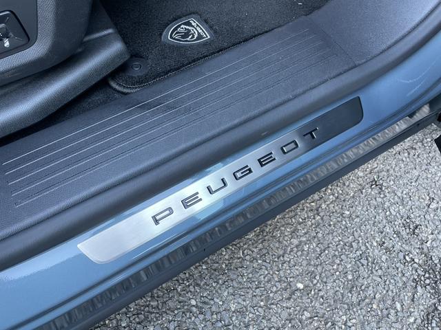 3008 GTハイブリッド アルカンタラパッケージ ドライブレコーダー ETC オートクルーズコントロール パワーシート ナビ アルミホイール スマートキー AT Bluetooth 記録簿(17枚目)