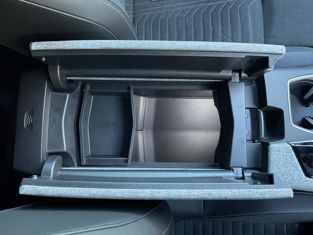 3008 GTハイブリッド アルカンタラパッケージ ドライブレコーダー ETC オートクルーズコントロール パワーシート ナビ アルミホイール スマートキー AT Bluetooth 記録簿(33枚目)