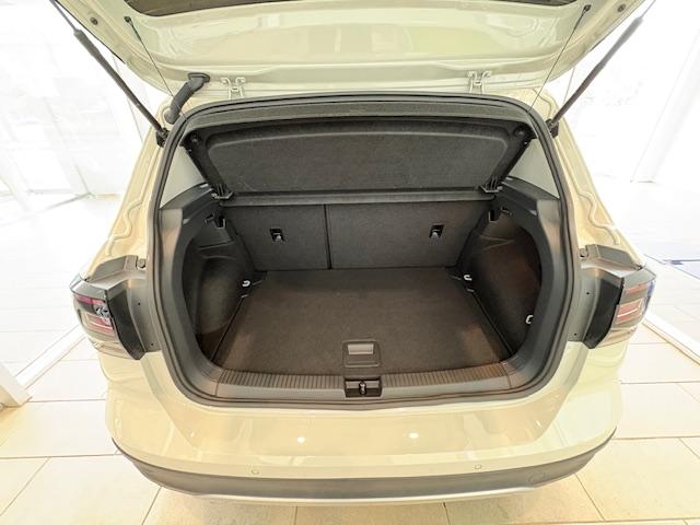 Ｔ－クロス ＴＳＩ　アクティブ　メモリーナビ　ＥＴＣ　アルミホイール　オートクルーズコントロール　スマートキー　盗難防止システム　横滑り防止装置　記録簿　ワンオーナー　エアバッグ　エアコン　パワーステアリング　パワーウィンドウ（11枚目）