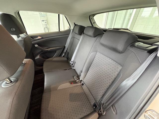 Ｔ－クロス ＴＳＩ　アクティブ　メモリーナビ　ＥＴＣ　アルミホイール　オートクルーズコントロール　スマートキー　盗難防止システム　横滑り防止装置　記録簿　ワンオーナー　エアバッグ　エアコン　パワーステアリング　パワーウィンドウ（12枚目）