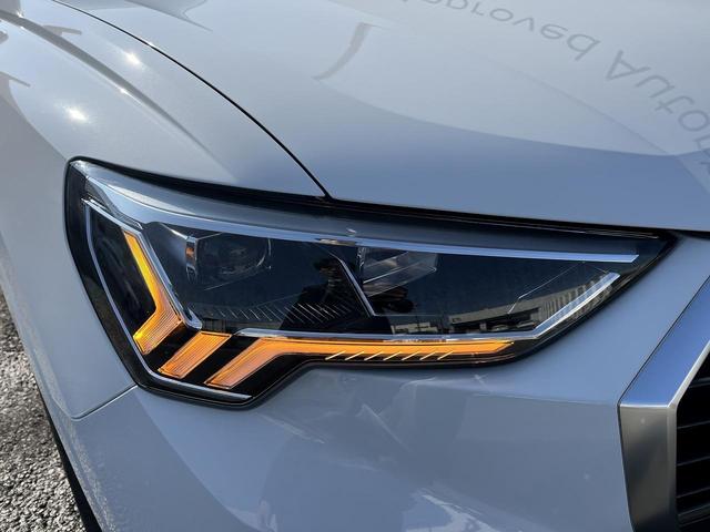 Ｑ３ ３５ＴＦＳＩ　Ｓライン　プラスＰＫＧ　コンビニ＆アシスタンスＰＫＧ　ＯＰ１９ＡＷ　パーシャルレザー　ＡＣＣ　レーンアシスト　サイドアシスト　ドライブセレクト　アンビエントライト　全周囲カメラ　シートヒーター　１オーナー（26枚目）