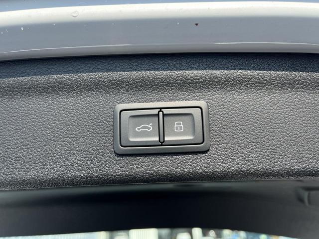 Ｑ３ ３５ＴＦＳＩ　Ｓライン　プラスＰＫＧ　コンビニ＆アシスタンスＰＫＧ　ＯＰ１９ＡＷ　パーシャルレザー　ＡＣＣ　レーンアシスト　サイドアシスト　ドライブセレクト　アンビエントライト　全周囲カメラ　シートヒーター　１オーナー（40枚目）