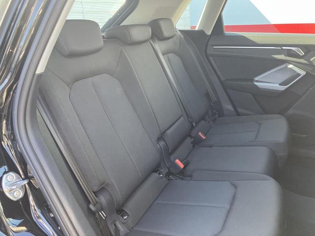 Ｑ３ ３５ＴＦＳＩアドバンスド　コンビニ＆アシスタンスＰＫＧ　スマホ連携　ＡＣＣ　レーンアシスト　サイドアシス　シートヒーター　全周囲カメラ　ドライブセレクト　ＬＥＤヘッドライト　パワーシート　バーチャルＣＰ　１オーナー（15枚目）