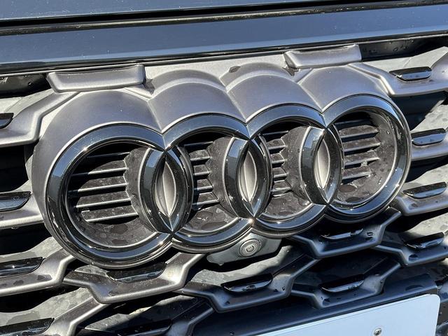 Ｑ３スポーツバック ３５ＴＦＳＩ　Ｓライン　パノラマサンルーフ　ブラックスタイリングＰＫＧ　プライバシーガラス　プラスＰＫＧ　コンビニエンス＆アシスタンスＰＫＧ　スマホ連携　ＡＣＣ　レーンアシスト　全周囲カメラ　ワイヤレスチャージ（33枚目）