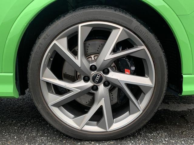 ＲＳ Ｑ３ ベースグレード　マトリクスＬＥＤヘッドライト　ファインナッパレザー　プライバシーガラス　ＲＳダンピングコントロールサスペンション　ＡＣＣ　レーンアシスト　サイドアシスト　全周囲カメラ　ドライブセレクト（13枚目）