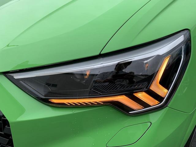 ＲＳ Ｑ３ ベースグレード　マトリクスＬＥＤヘッドライト　ファインナッパレザー　プライバシーガラス　ＲＳダンピングコントロールサスペンション　ＡＣＣ　レーンアシスト　サイドアシスト　全周囲カメラ　ドライブセレクト（30枚目）