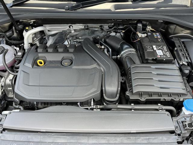 Ｑ３スポーツバック ３５ＴＦＳＩ　Ｓライン　コンビニエンス＆アシスタンスＰＫＧ　プラスＰＫＧ　パーシャルレザー　ＡＣＣ　レーンアシスト　サイドアシスト　アンビエントライト　スマホ連携　シートヒーター　ワイヤレスチャージ　１オーナー（17枚目）