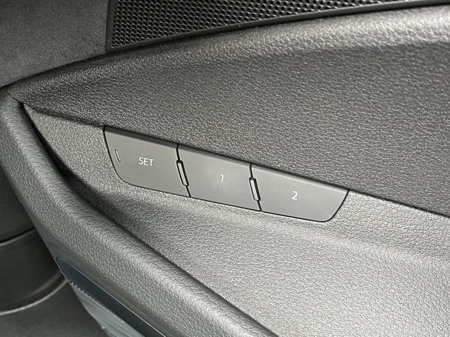 ｅ－トロンＳスポーツバック ベースグレード　ブラックスタイリングＰＫＧ　パノラマサンルーフ　純正ＯＰ２２インチＡＷ　マトリクスＬＥＤライト　バーチャルエクステリアミラー　オレンジキャリパー　プライバシーガラス　全席シートヒーター　４ゾーンＡＣ（70枚目）