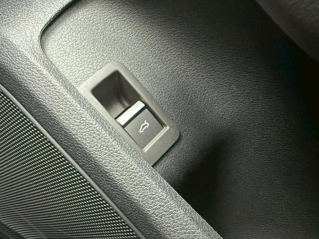 Ｓ４アバント ベースグレード　オプション１９インチＡＷ　コンフォートＰＫＧ　マトリクスＬＥＤ　マッサージ機能　レッドキャリパー　ファインナッパーレザー　バーチャルＣＰ　パークアシスト　全席シートヒーター　１オーナー（42枚目）
