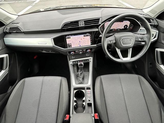 Ｑ３ ３５ＴＦＳＩアドバンスド　コンビニエンスアシスタンスＰＫＧ　スマホ連携　全周囲カメラ　ドライブセレクト　ＡＣＣ　レーンアシスト　サイドアシスト　バーチャルＣＰ　シートヒーター　アドバンスドキー　１オーナー（2枚目）