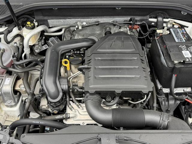 Ｑ２ ３０ＴＦＳＩスポーツ　アシスタンスＰＫＧ　ナビゲーションＰＫＧ　スマホ連携　サイドアシスト　バックカメラ　ＡＣＣ　レーンアシスト　電動リヤゲート　シートヒーター　ホールドアシスト　ドライブセレクト　ジュークボックス（17枚目）