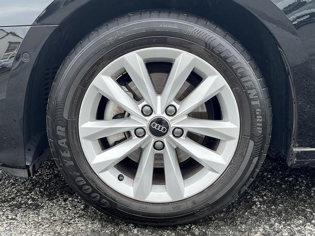Ａ３ スポーツバック３０ＴＦＳＩ　コンビニエンス＆アシスタンスＰＫＧ　ナビケーションＰＫＧ　スマホ連携　ＡＣＣ　レーンアシスト　パークアシスト　サイドアシスト　バーチャルコックピット　パドルシフト　シートヒーター　１オーナー（30枚目）