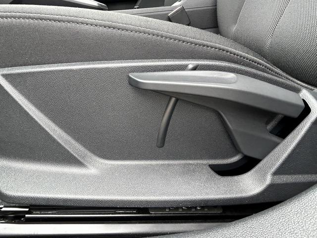 Ａ３ スポーツバック３０ＴＦＳＩ　コンビニエンス＆アシスタンスＰＫＧ　ナビケーションＰＫＧ　スマホ連携　ＡＣＣ　レーンアシスト　パークアシスト　サイドアシスト　バーチャルコックピット　パドルシフト　シートヒーター　１オーナー（38枚目）