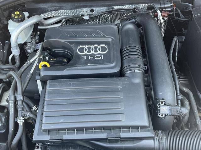 Ａ３ スポーツバック１．４ＴＦＳＩ　スポーツ　ＭＭＩナビゲーション　アシスタンスＰＫＧ　バーチャルＣＰ　ＡＣＣ　パドルシフト　シートヒーター　運転席電動シート　ドライブセレクト　レーンアシスト　バックカメラ　スマホ連携　純正１７インチＡＷ（13枚目）