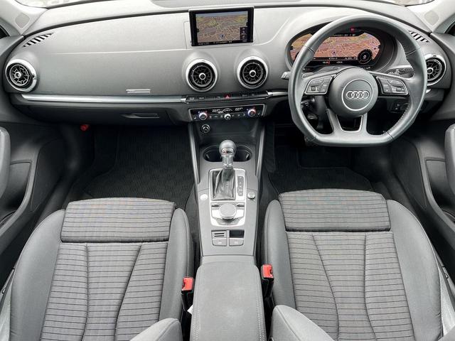 Ａ３ スポーツバック３０ＴＦＳＩスポーツシグネチャーエデ　１８インチＡＷ　ナビケーションプラスＰＫＧ　テクノロジーＰＫＧ　アシスタンスＰＫＧ　コントロールコード　マトリクスＬＥＤ　ＡＣＣ　レーンアシスト　サイドアシスト　スマホ連携　シートヒーター（2枚目）