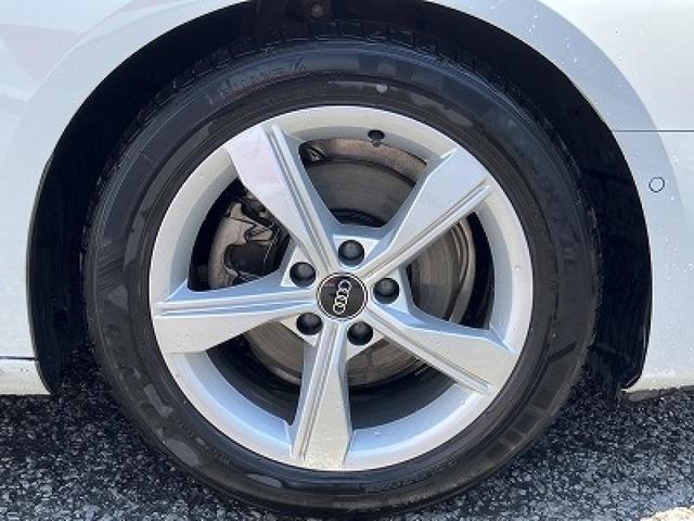 Ａ４アバント ３５ＴＤＩ　アドバンスド　コンフォートＰＫＧ　ＡＣＣ　レーンアシスト　パークアシスト　サイドアシスト　全周囲カメラ　アンビエントライト　マトリクスＬＥＤ　バーチャルコックピット　ホールドアシスト　アドバンスドキー　スマホ連携（13枚目）