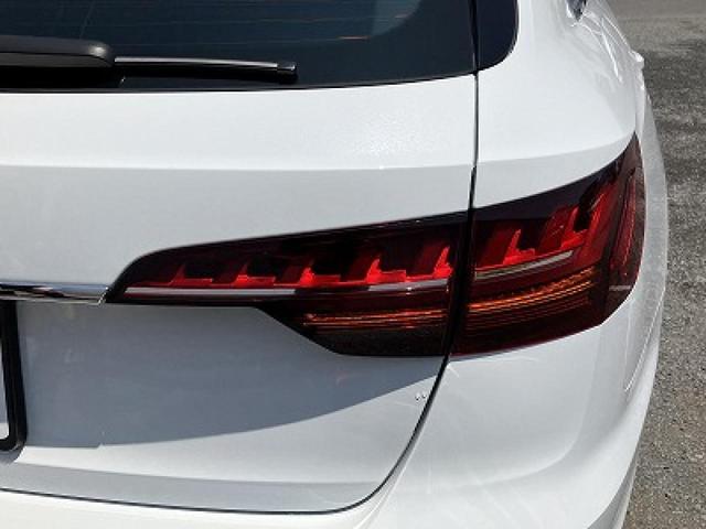 Ａ４アバント ３５ＴＤＩ　アドバンスド　コンフォートＰＫＧ　ＡＣＣ　レーンアシスト　パークアシスト　サイドアシスト　全周囲カメラ　アンビエントライト　マトリクスＬＥＤ　バーチャルコックピット　ホールドアシスト　アドバンスドキー　スマホ連携（27枚目）