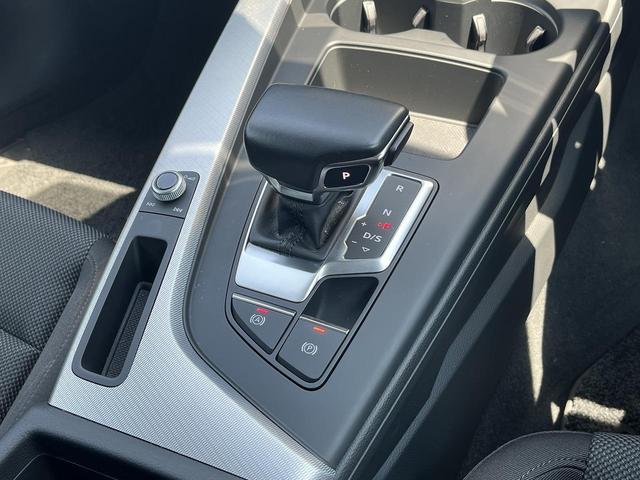 Ａ４アバント ３５ＴＤＩ　アドバンスド　コンフォートＰＫＧ　ＡＣＣ　レーンアシスト　パークアシスト　サイドアシスト　全周囲カメラ　アンビエントライト　マトリクスＬＥＤ　バーチャルコックピット　ホールドアシスト　アドバンスドキー　スマホ連携（55枚目）