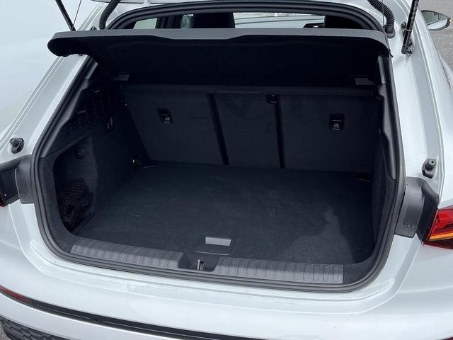 Ａ３ スポーツバック３０ＴＦＳＩアドバンスド　ブラックスタイリングＰＫＧ　コンビニエンス＆アシスタンスＰＫＧ　ナビゲーションＰＫＧ　ラグジュアリーＰＫＧ　スマホ連携　パークアシスト　ＡＣＣ　レーンアシスト　サイドアシスト　１オーナー（16枚目）